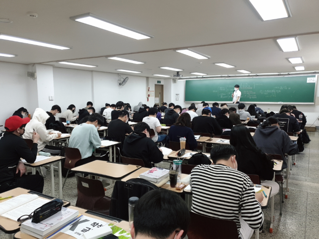 공무원 백영민 행정법 강의현장에 초대합니다.